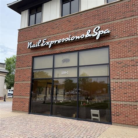 Unconventional Expressions: Using Nail Art for Funeral Services