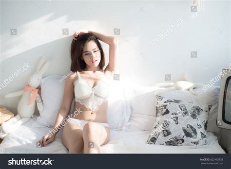 Sexy Beautiful Asian Woman White Lingerie 스톡 사진 622463753 Shutterstock
