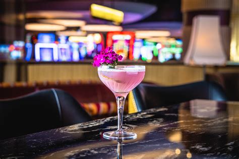 Vegas Vickie's™ Cocktail Lounge | Circa Resort & Casino Las Vegas
