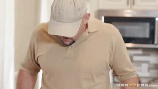 Lena Paul Meets The Delivery Guy Jmac Porn Movies Movs