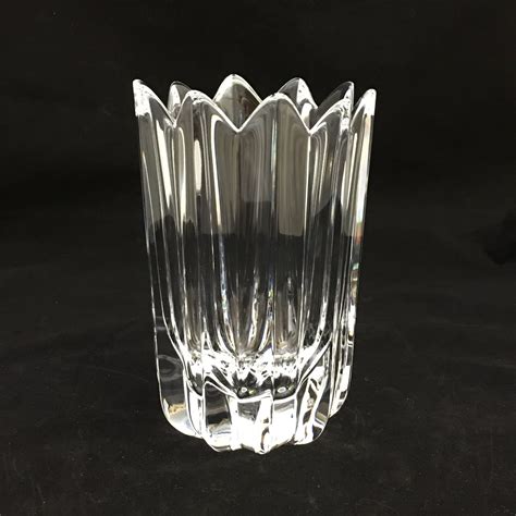 Orrefors 7 1 2 Inch Crystal Fleur Flower Vase Signed JJ 4514 22