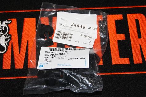 90248330 Пистон обшивки багажника GM | Запчасти на DRIVE2