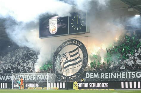 Bundesliga Sicherheitszone Beim Spitzenspiel SK Sturm Gegen SK Rapid