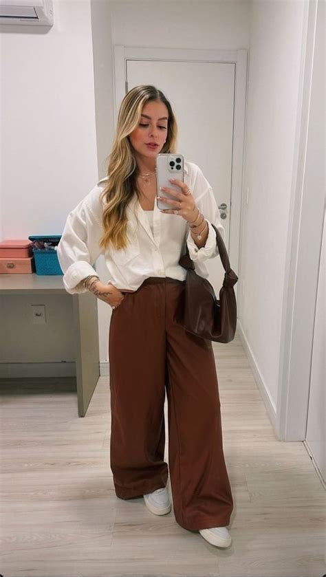 Look Com Calça Marrom Alfaiataria - Calça Alfaiataria Marrom em 2025 | Look com calça marrom, Looks com ...