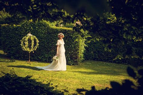 Cotswolds Wedding Photographer | Owlpen Manor