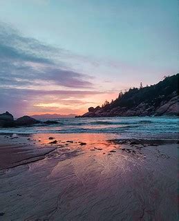 9 Hot Sexy Rebecca Newman Bikini Pics