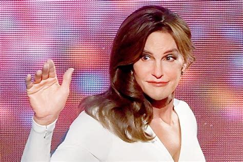Caitlyn Jenner To Pose Naked For Magazine