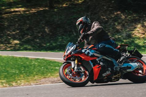 Hyper Naked Bike Vergleich 2021 Aprilia Tuono V4 1100 Factory