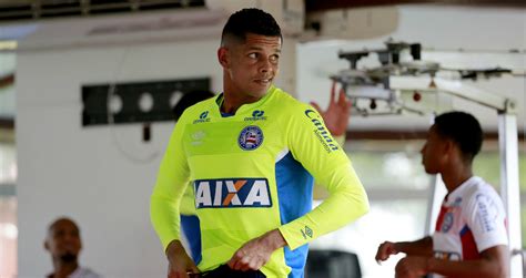 Jornal Correio Bahia Encaminha Renova O O Goleiro Anderson