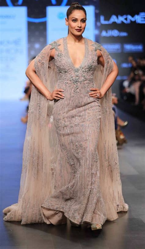 OMFG Bipasha Basu Looked Insanely Hot In Falguni And Shane Peacocks Nude Outfit At LFW