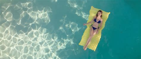 Naked Halston Sage In You Get Me