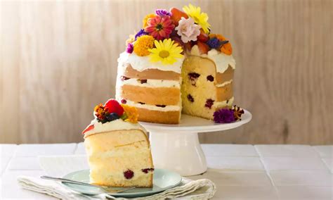 Naked Cake Met Eetbare Bloemen Recept Dr Oetker
