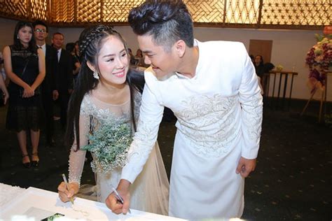 Lê Phương diện bikini khoe ảnh tình tứ cùng ông xã kém tuổi