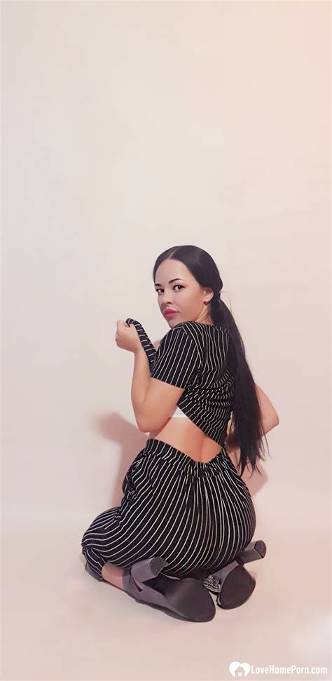 Sexy Office Worker Teases With Her Perfect Ass Porn Pictures Beemtube