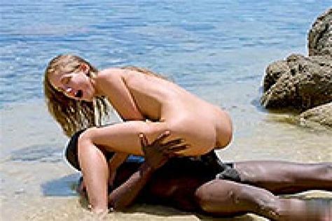 Sex On A Sunny Day At A Beach Resort Fuqer Video