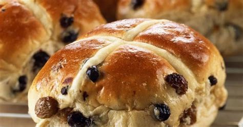 Aldis 99p Luxury Fruited Hot Cross Buns Crowned The Best In Good Housekeeping Taste Test