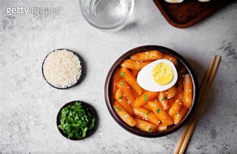 Tteokbokki Traditional Korean Rice Sticks In Hot Spicy Sauce 이미지