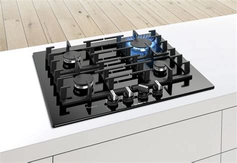 Новые газовые варочные поверхности Bosch с технологией FlameSelect.