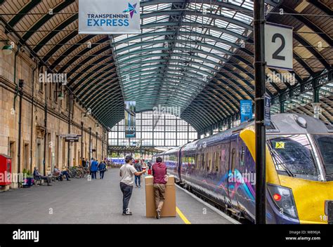 Hull Train Station Hi Res Stock Photography And Images Alamy