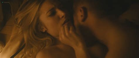 Naked Unknown In In Search Of Fellini