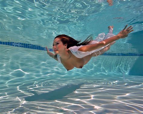 Underwater Hotties Vol1 F Unwtr 0004d Porn Pic