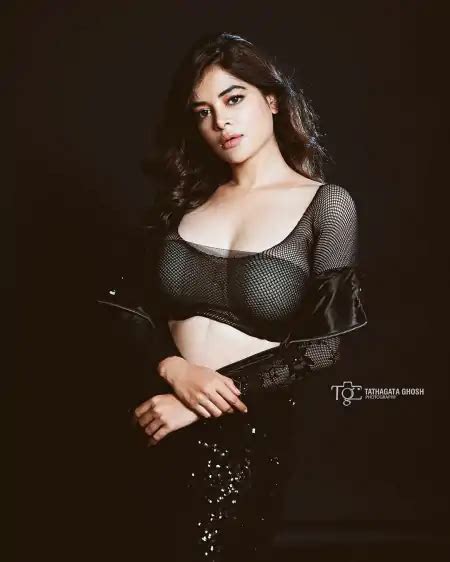Madhumita Sarcar Hot Pics And Photo In Black Outfit