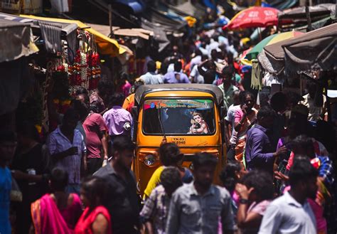 La India supera a China y se convierte en el país más poblado del mundo