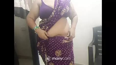 HORNY DESI INDIAN SEDUCING HER BOSS ON VIDEO CALL XHamster