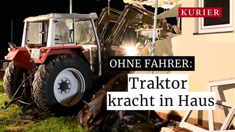 Ohne Fahrer Traktor Kracht In Haus Youtube