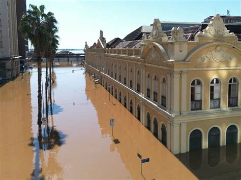 Scores Killed And Thousands Displaced By Brazils Floods Floods Al