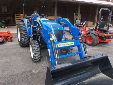 New Holland Boomer 30 with 240TL loader | New holland boomer, New ...