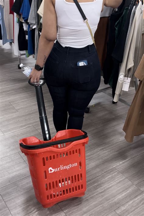 Requested Short Latina Bbw With A Dumptruck Of An Ass Oc Gifs