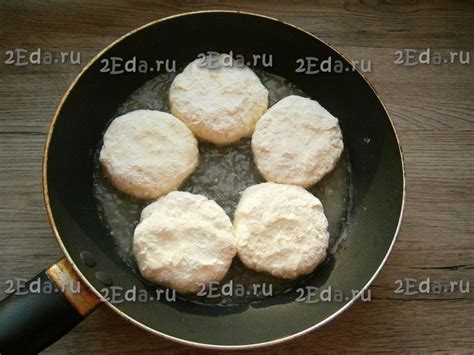 Сырники с клубникой - пошаговый фоторецепт