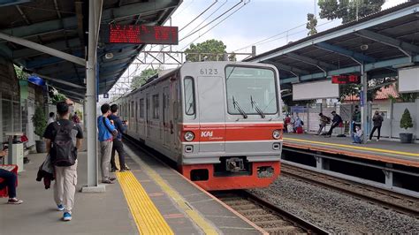 Kompilasi Krl Commuter Line Di Stasiun Tebet Jr 205 Tm 6000 4k 10