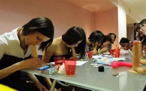 Academia de Sex Oral de la Chișinău și a deschis filială la București Cum se desfășoară