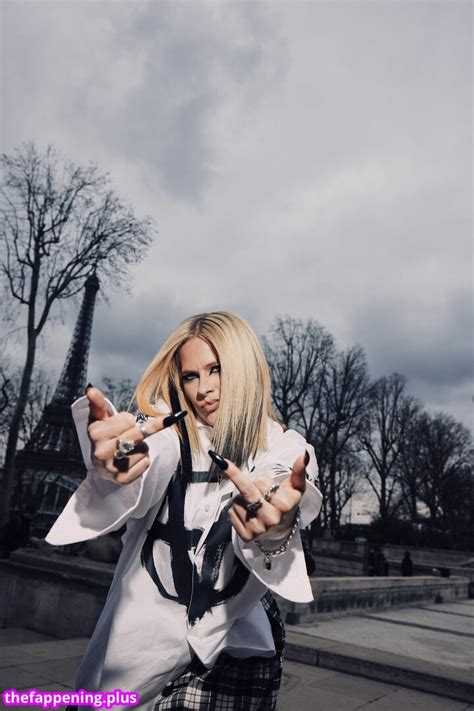 Avril Lavigne AvrilLavigne Nude OnlyFans Photo The Fappening Plus