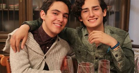 Aristemo El Romance Adolescente Gay De Mi Marido Tiene M S Familia Que Conquist La Tv