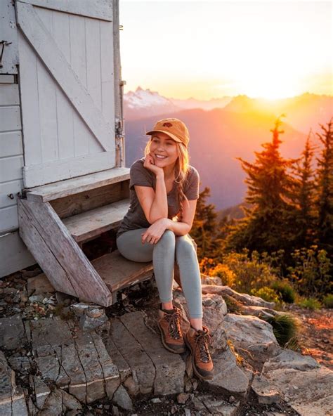 What To Wear Hiking As A Woman Artofit