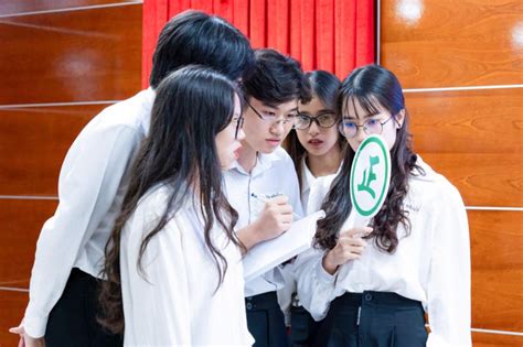 Gay C N V I T Ng Tr N Tranh T I Trong Cu C Thi H C Thu T T M Hi U V N H A Trung Hoa C A Khoa