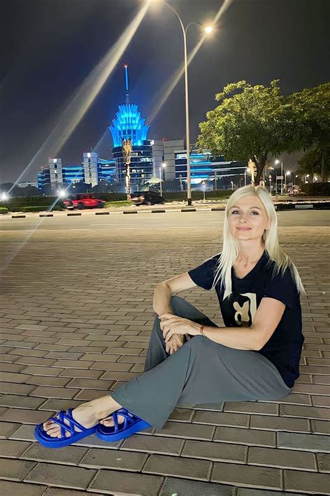 Beautiful Liliya Y O From Dubai With Blonde Hair Id Ladadate
