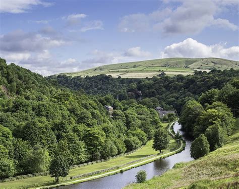 Top tips to stay well in hot weather - Calderdale Cares Partnership