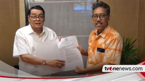 Partai Golkar Serahkan Surat Tugas Calon Wali Kota Yogyakarta Untuk