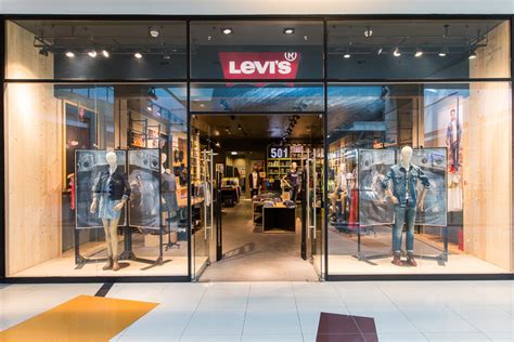 Levi's отпразднует открытие новых магазинов