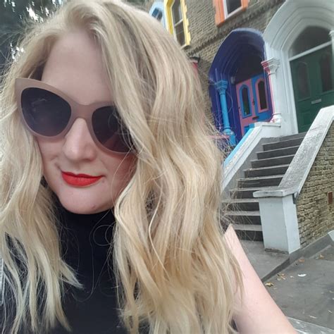 Lindsay Robertson Email And Phone Number