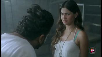 Karishma Sharma Ass Grabbed By Fat Guy XVIDEOS