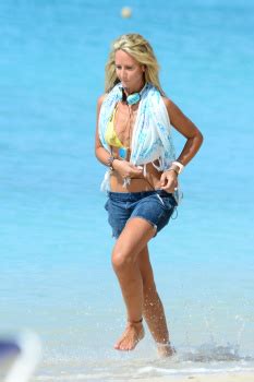Lady Victoria Hervey Menstruating Through Her Bikini Barbados WARNING Blood Inside
