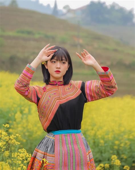 Vẻ đẹp trong trẻo của 3 cô gái được dân mạng tặng danh hiệu hot girl ảnh thẻ