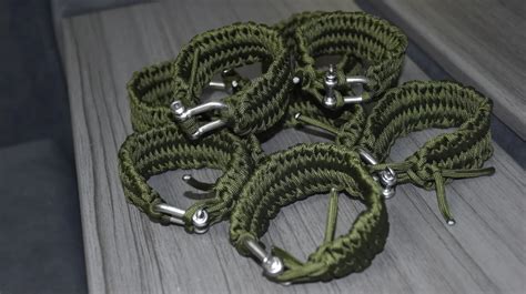 Кантемировские волонтеры начали плести паракордовые браслеты для ...