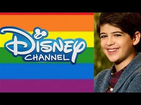 PRIMER Personaje GAY OFICIAL De DISNEY YouTube