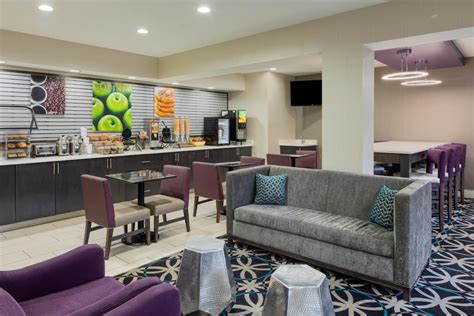 La Quinta Inn & Suites by Wyndham Snellville-Stone Mountain ...